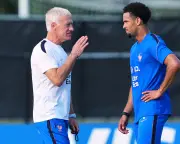 Deschamps vows France will keep attacking threat against Sweden in World Cup last 32