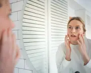 Ditching mirrors for confidence: Why ignorance is bliss
