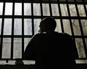 Drug diversion schemes cut reoffending rates more than prosecution, study says