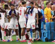 England players use Alistair Brownlee's drink to beat World Cup heat