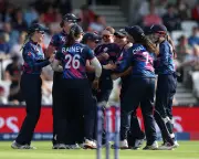 England Reach 14-1 After Three Overs in Women's T20 Match