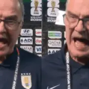 Furious Bielsa yells at reporter after Uruguay's World Cup exit