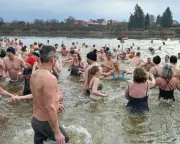 German swimming lake's ban on non-German speakers faces legal action