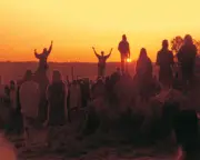 Glastonbury the Movie Review: 30 Years On, a Hippy Dream in All Its Glory