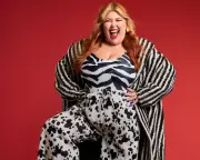 Hannah Byczkowski: The Traitors Comedian Takes Stage