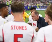 Hydration breaks at World Cup help coaches, says Emma Hayes