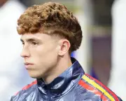 Liverpool beat Newcastle to sign Víctor Muñoz for £34.5m in Iraola's first deal