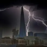 London thunderstorm: 3,000 lightning strikes, flash floods, Tube closures