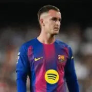 Man Utd eye £17m Barcelona bargain Casado as midfielder plans exit