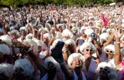 Marilyn Monroe Fans Set World Record with 1,034 Lookalikes in Palm Springs