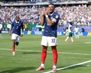 Mbappé's double saves disjointed France in 3-1 win over Senegal