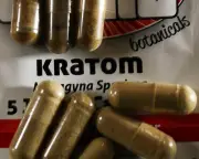 More US States Push to Ban Kratom Drink Deemed 'Gas-Station Heroin'