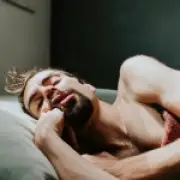 New Study Suggests 6.4-7.8 Hours of Sleep May Slow Aging