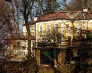Porsche heir abandons plan for private tunnel, puts historic Zweig villa up for sale
