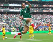 Raúl Jiménez seals Mexico's win against nine-man South Africa in World Cup opener