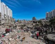 Rescuers Pull 21-Year-Old Alive from Rubble After 106 Hours in Venezuela