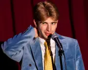 Ron review – Ted Walliker's standup swerves into Tarantino-esque odyssey