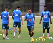 Steve Clarke warns Scotland of threat posed by returning Brazil 'icon' Neymar