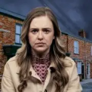 Summer's dangerous secret lands her in serious trouble on Coronation Street