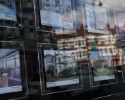 UK House Prices Fall for First Time in Six Months in May