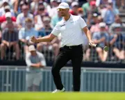 Wyndham Clark carries four-shot US Open lead; McIlroy seven back