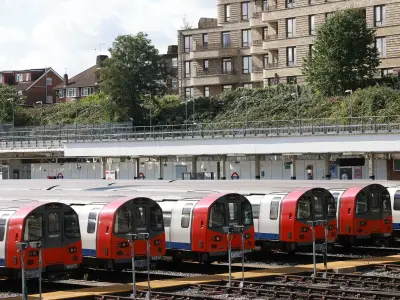 1979 British Rail poster shows London gridlocked without trains