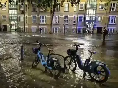 Bermondsey burst water main blocks 2 roads, diverts 3 bus routes