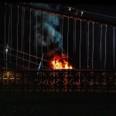 Brooklyn Bridge catches fire during July 4 fireworks for US 250th birthday
