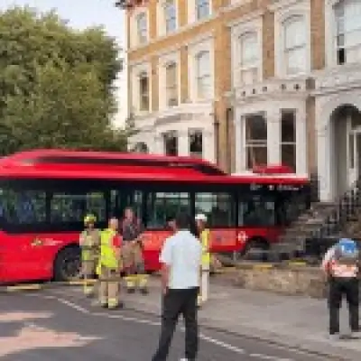Bus crashes into Notting Hill house, no injuries reported