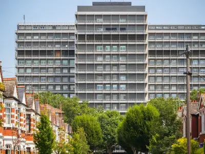 Charing Cross Hospital patient had invasive line incorrectly inserted in May