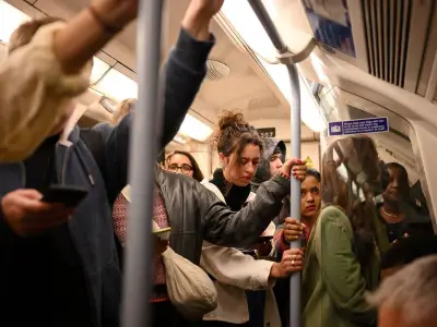 Commuter Offers Pregnant Woman Tube Seat, Man Steals It