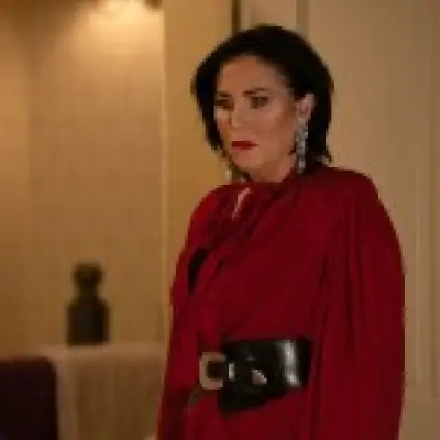 EastEnders star Jessie Wallace takes break for panto role as Captain Hook
