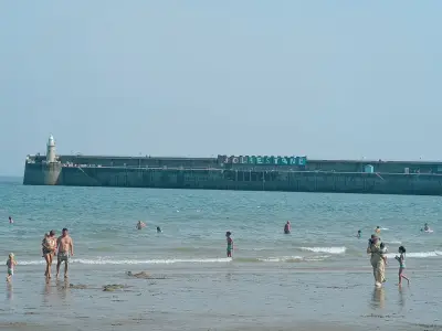 Golden sand beach near London barely crowded even during UK heatwave