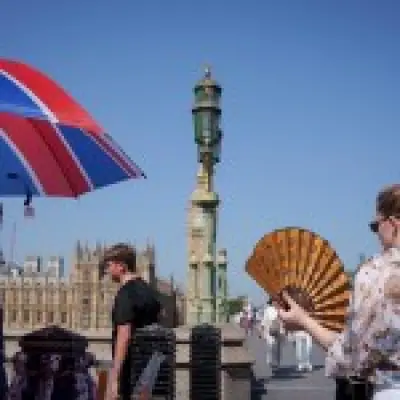 Heatwave deaths in UK exceed 2,700; experts demand action