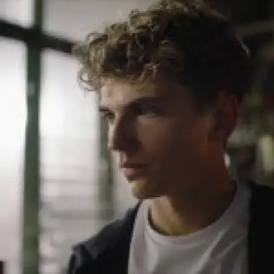 Hollyoaks star Oscar Curtis teases surprise new romance for Lucas Hay