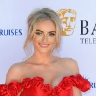 Katie McGlynn hides EastEnders star lover Max Bowden after 'burnt' past