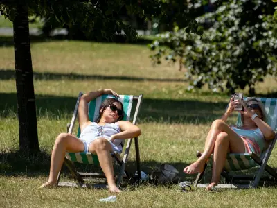 London parks change deckchair rules amid falling branch fears before heatwave