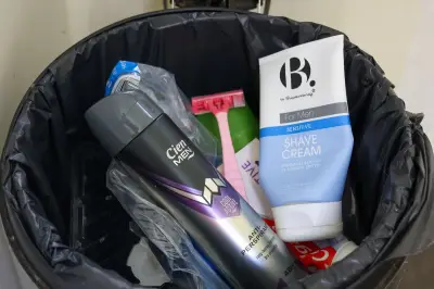 London Plastic Bathroom Waste Poll Shows 89% of Cosmetic Products Contain Plastic