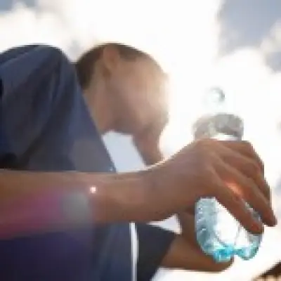 Nurse reveals key signs of heatwave overhydration and how to stay safe