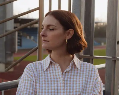 Rebecca Perry wins Waterstones debut fiction prize for May We Feed the King