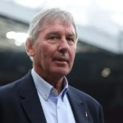 Robson urges Man Utd to hijack Arsenal's £100m Guimaraes deal