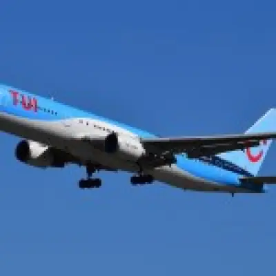 TUI to scrap free alcohol on long-haul flights from November 2026