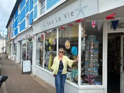 Walton-on-the-Naze: Quiet Essex Beach Town 90 Mins from London