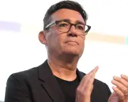 Andy Burnham backs UK asylum bill as Labour MPs rebel over immigration changes