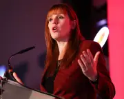 Angela Rayner goes beige in LBC stand-in show, avoiding controversy