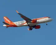 Apollo enters easyJet bidding war with 715p offer, topping Castlelake