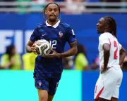 Arsenal and Liverpool Eye PSG Winger Bradley Barcola in Transfer Battle