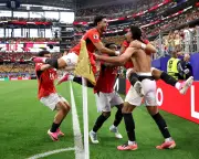 Australia Beat Egypt 2-1 to Reach World Cup Last 16