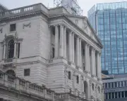 Bank of England Eases Capital Rules Despite AI Stability Fears