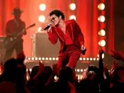 Bruno Mars Wembley gig: Paddington bear and muffled sound divide fans